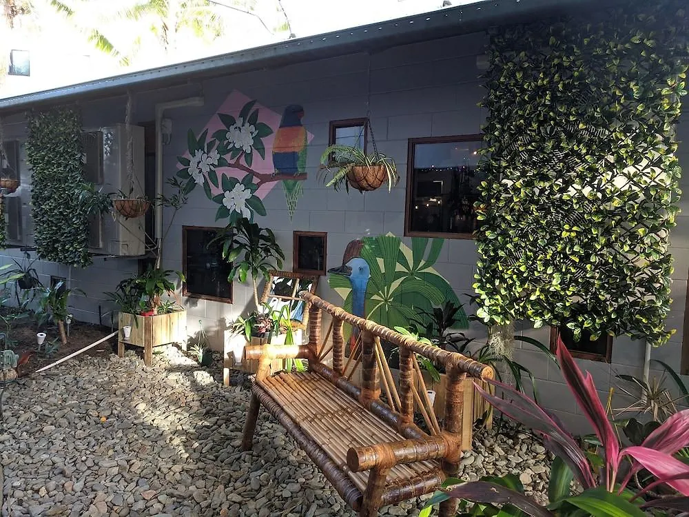 Summer House Cairns Hostel